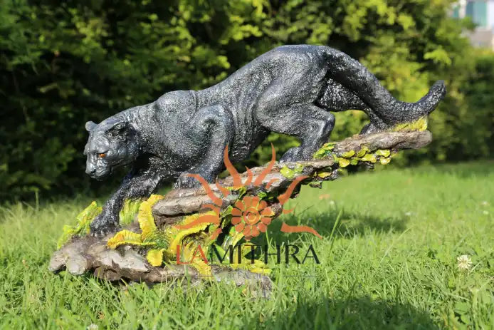 Janguar Sculpture