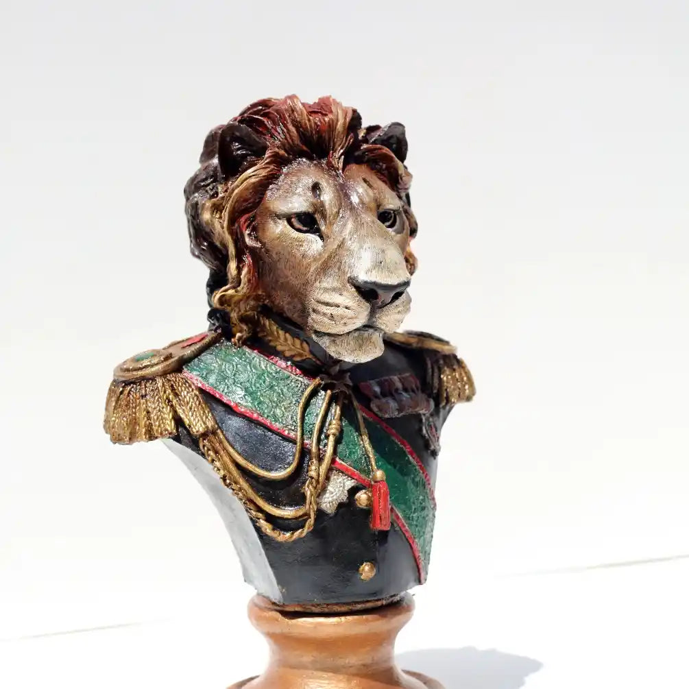 commander lion front right view